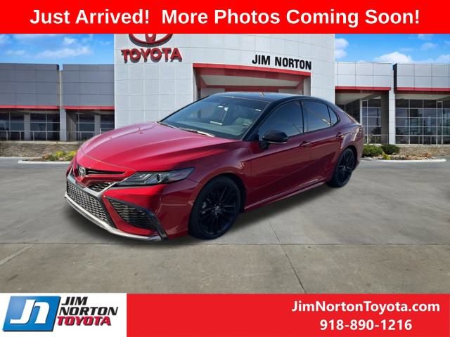 Used 2022 Toyota Camry XSE image 2