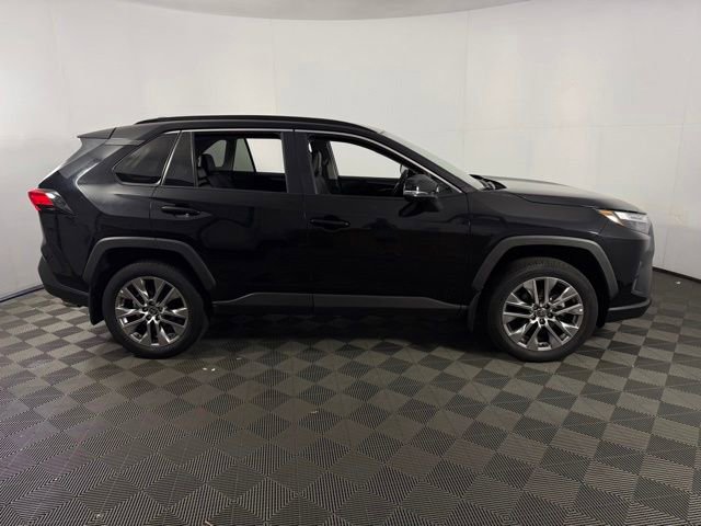 Used 2022 Toyota RAV4 XLE Premium AWD/4WD image 11