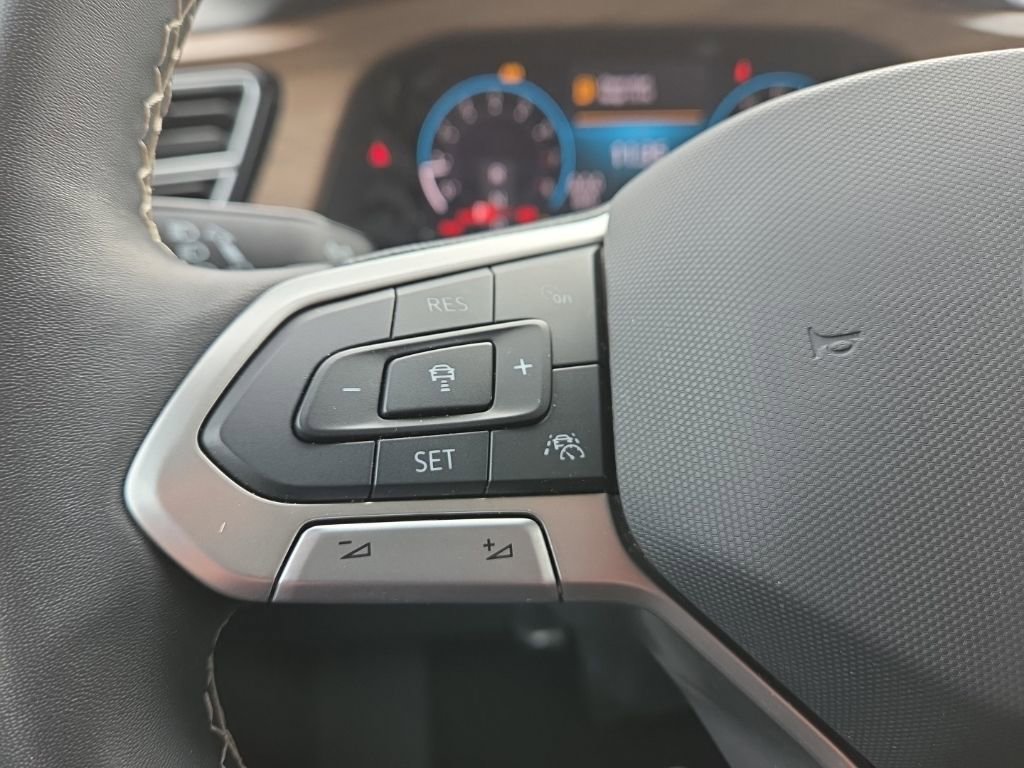 Used 2024 Volkswagen Atlas SE image 25