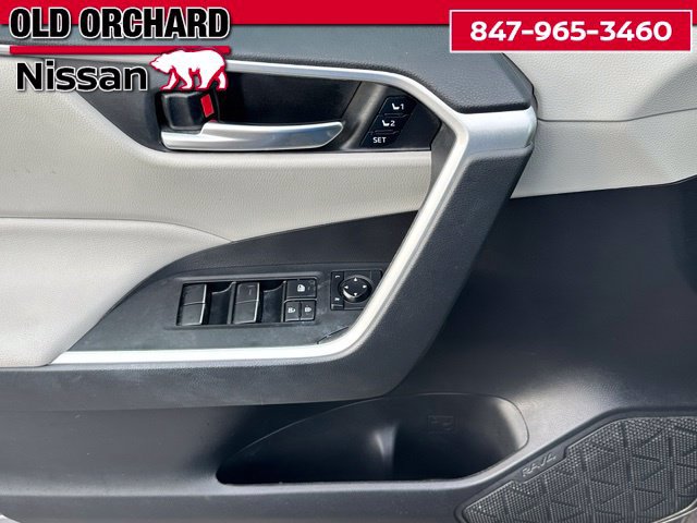 Used 2021 Toyota RAV4 XLE Premium AWD/4WD image 8