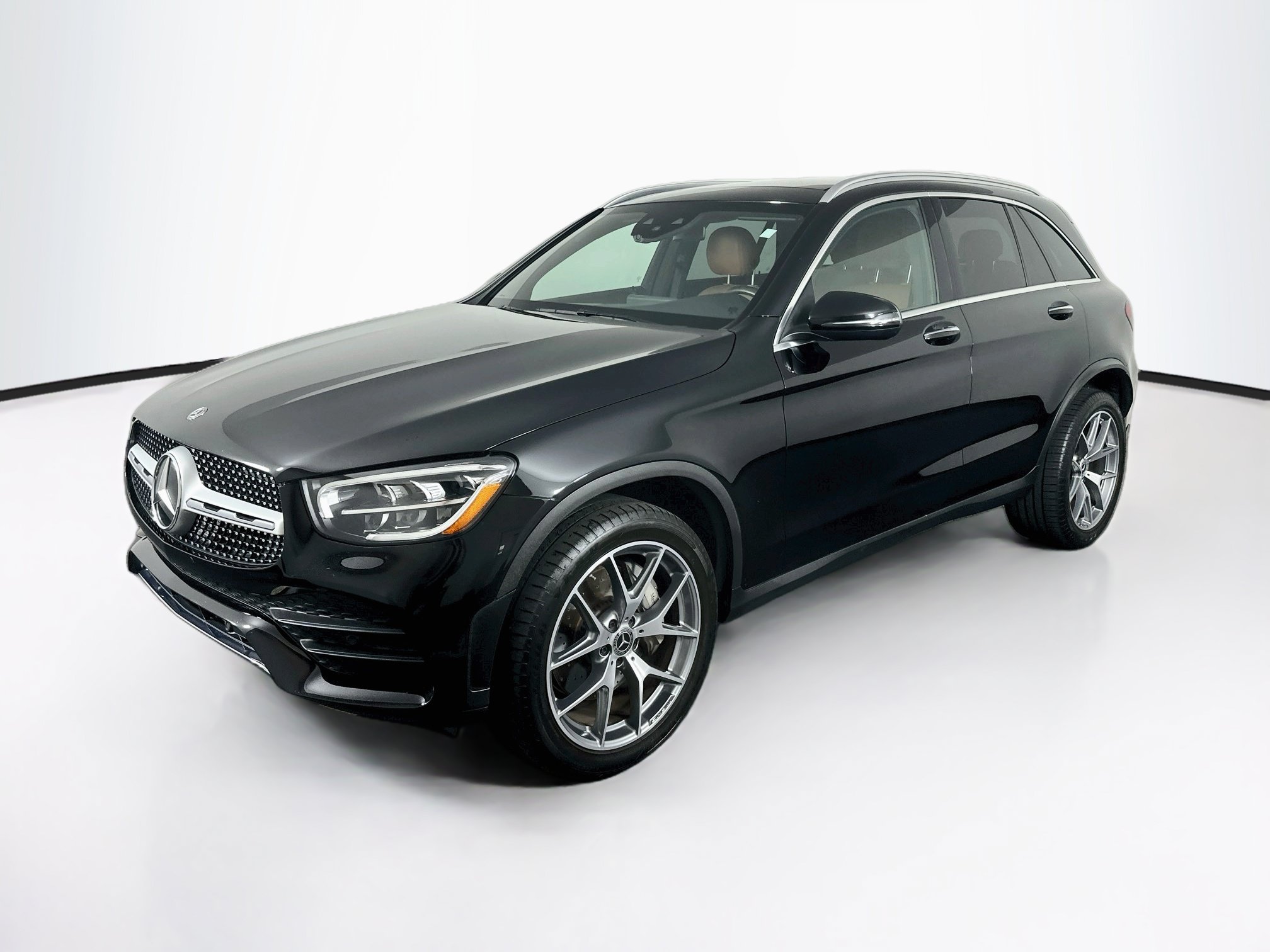 Used 2020 Mercedes-Benz GLC 300 4MATIC image 3