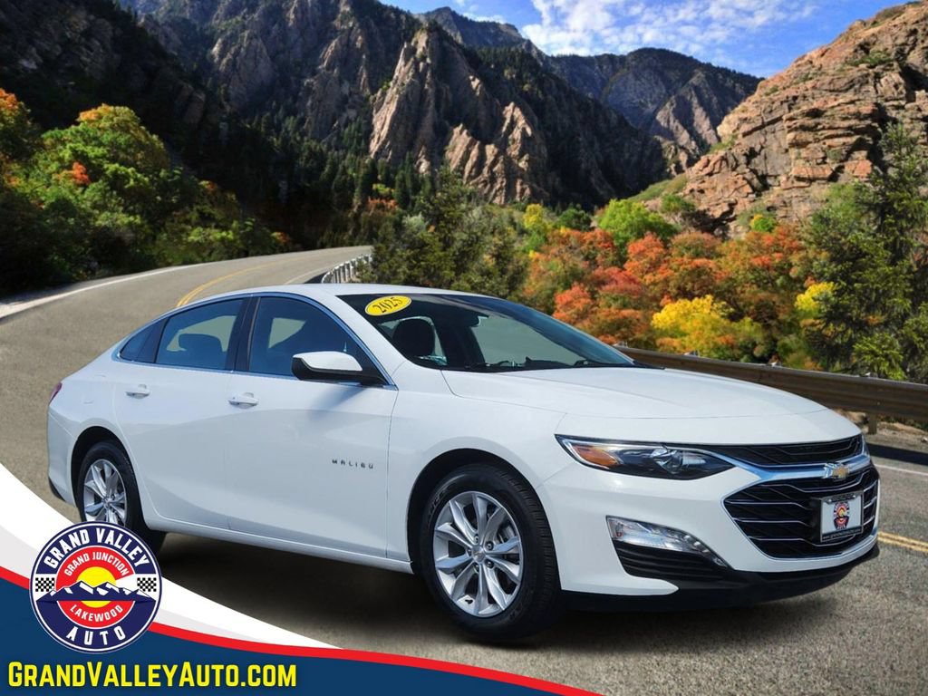 Used 2025 Chevrolet Malibu LT FWD image 1