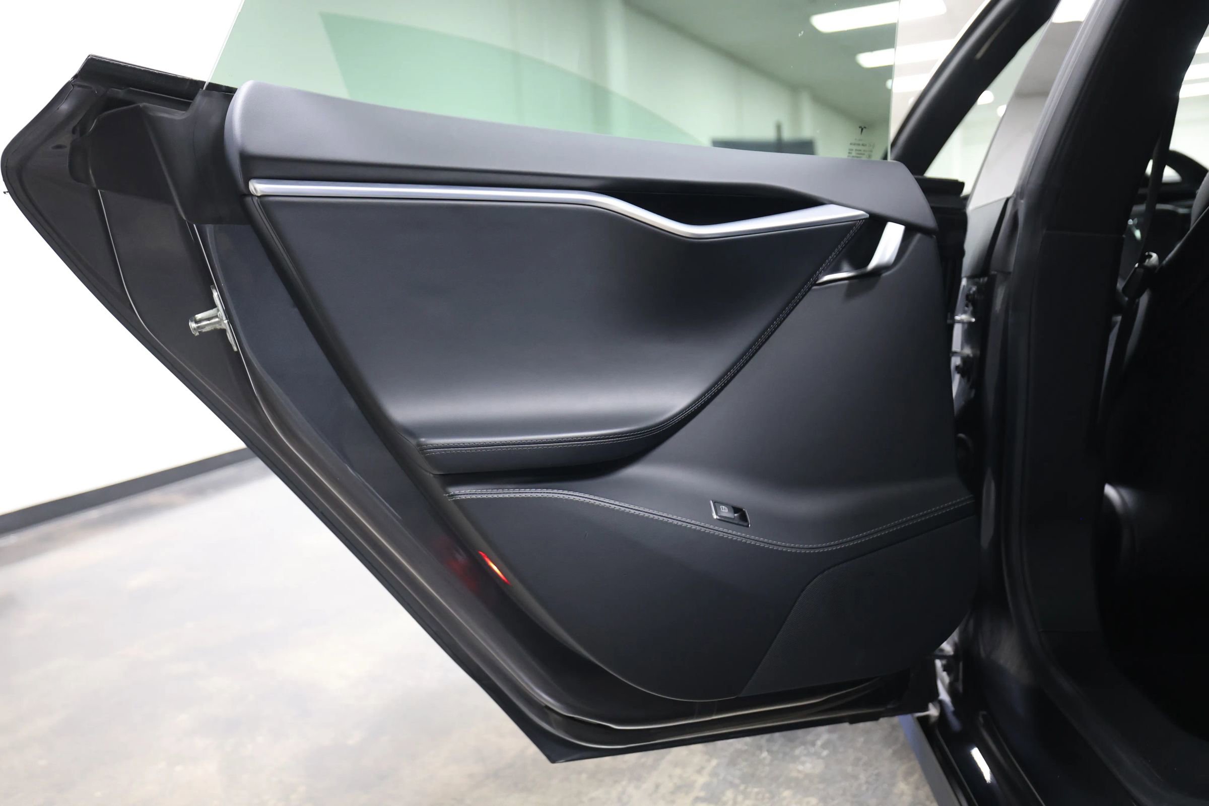 Used 2017 Tesla Model S 90D image 38