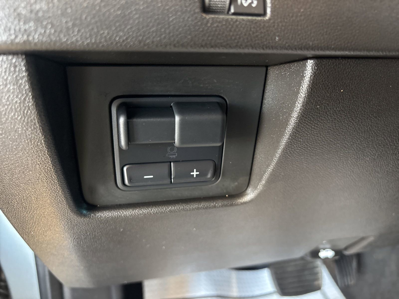 Certified 2025 GMC Canyon AT4 w/ AT4 Premium Package image 13