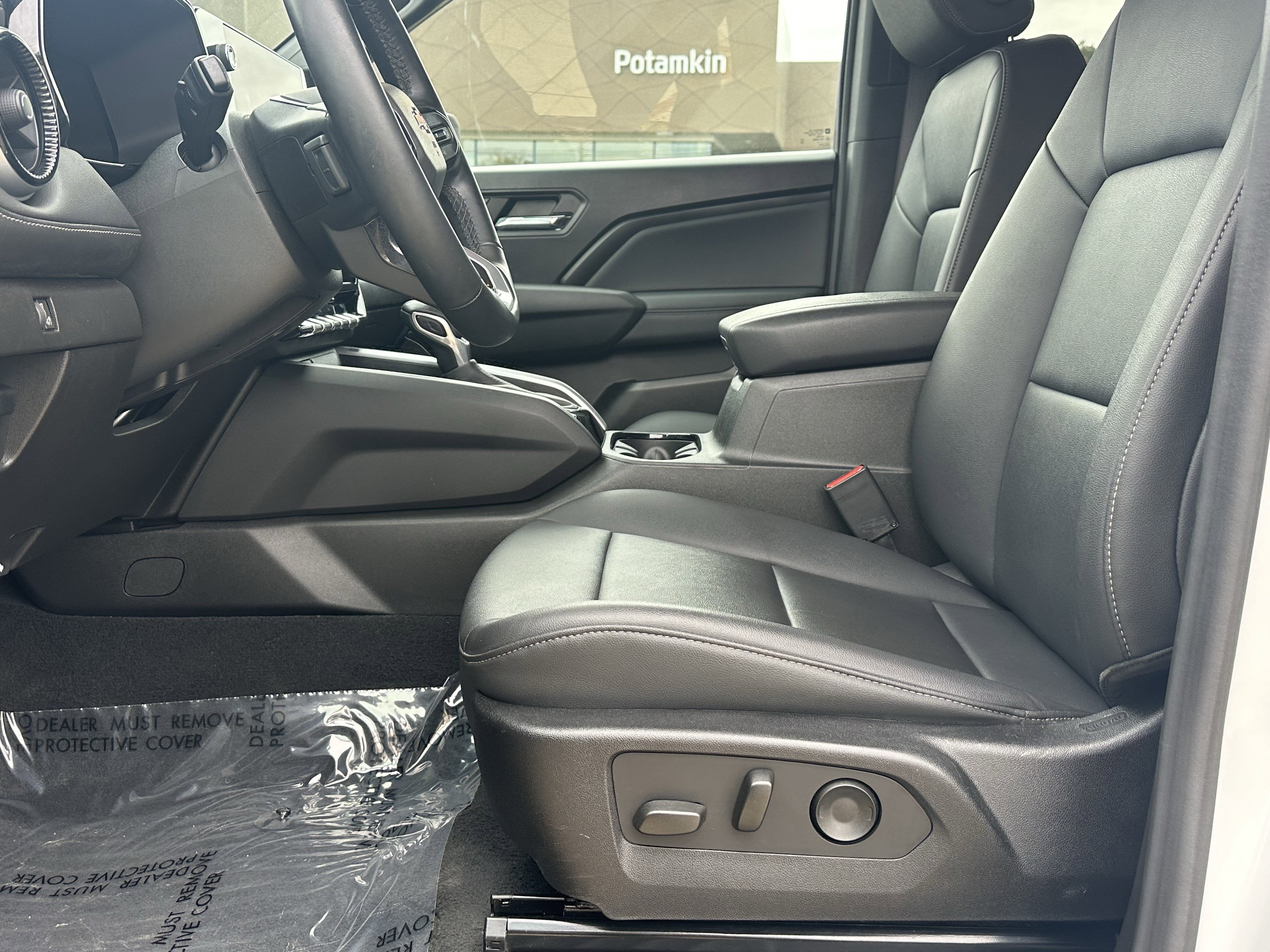 Used 2024 Chevrolet Colorado LT w/ LT Convenience Package III image 12