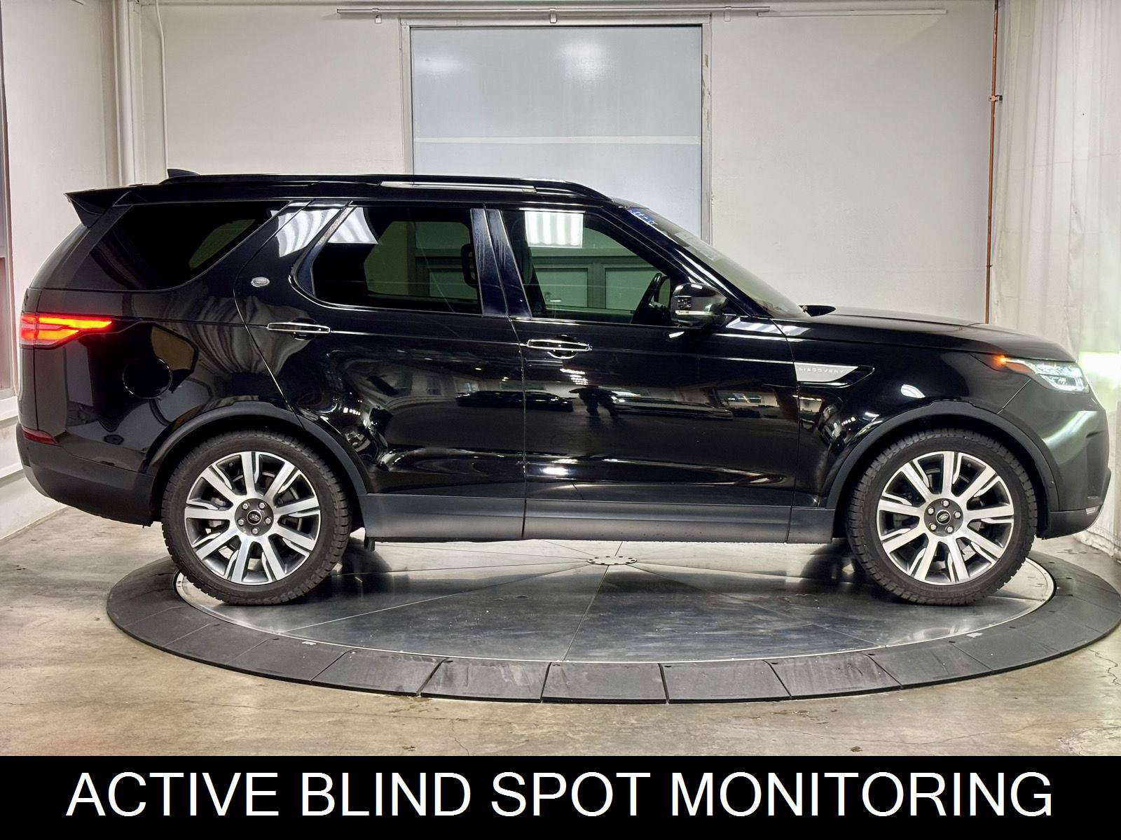 Used 2017 Land Rover Discovery HSE Luxury AWD/4WD image 11