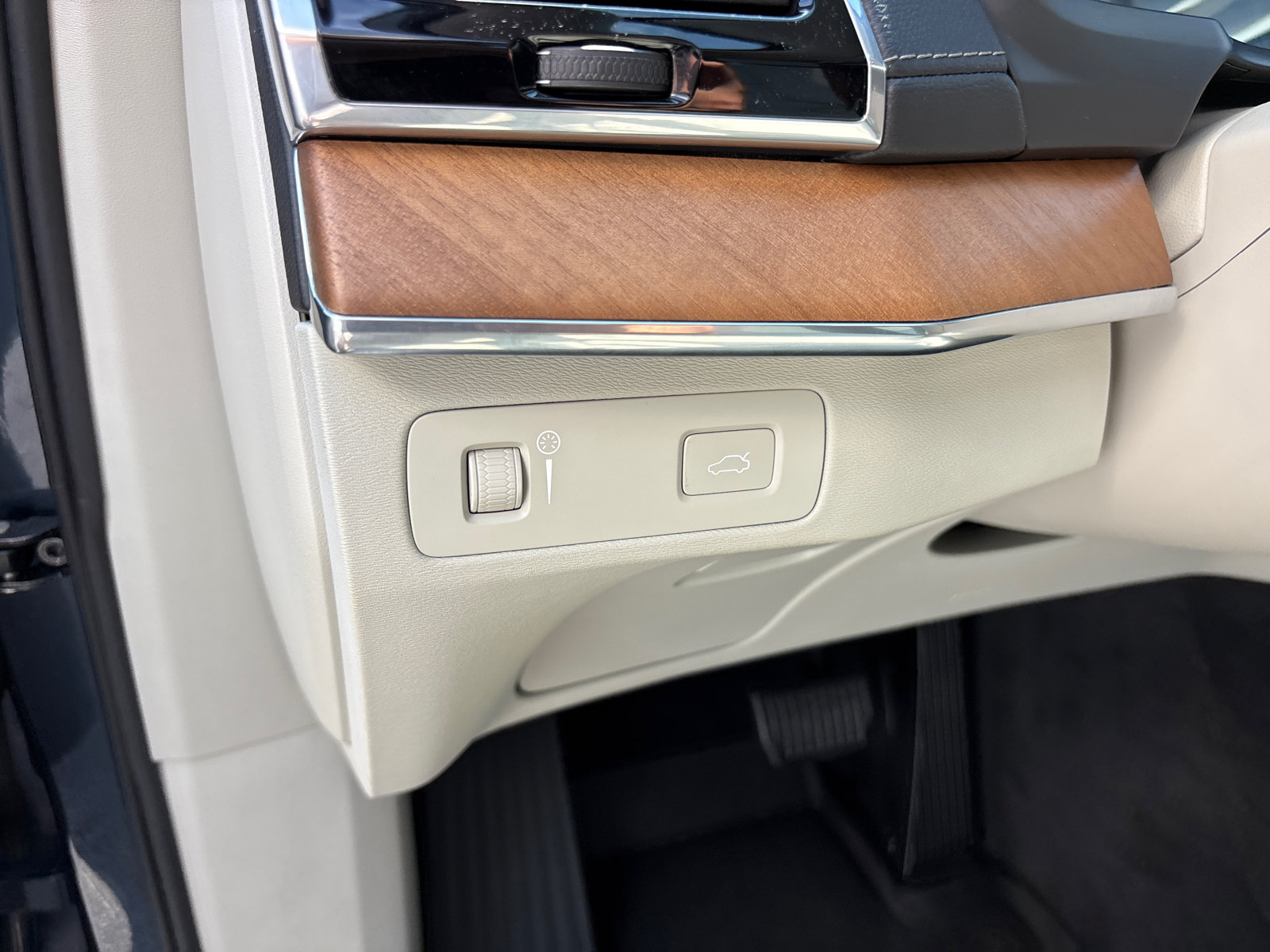Used 2019 Volvo XC90 T6 Inscription w/ Advanced Package AWD/4WD image 14