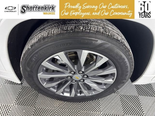 Used 2023 Chevrolet Traverse Premier image 10