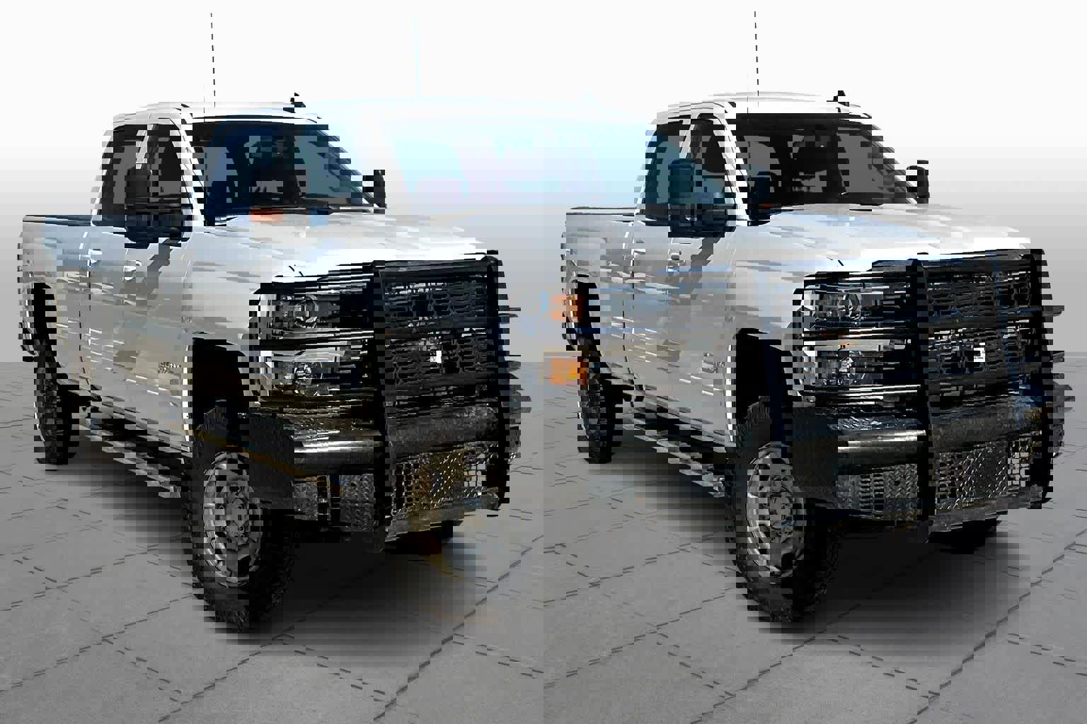 Used 2016 Chevrolet Silverado 2500 LT image 2