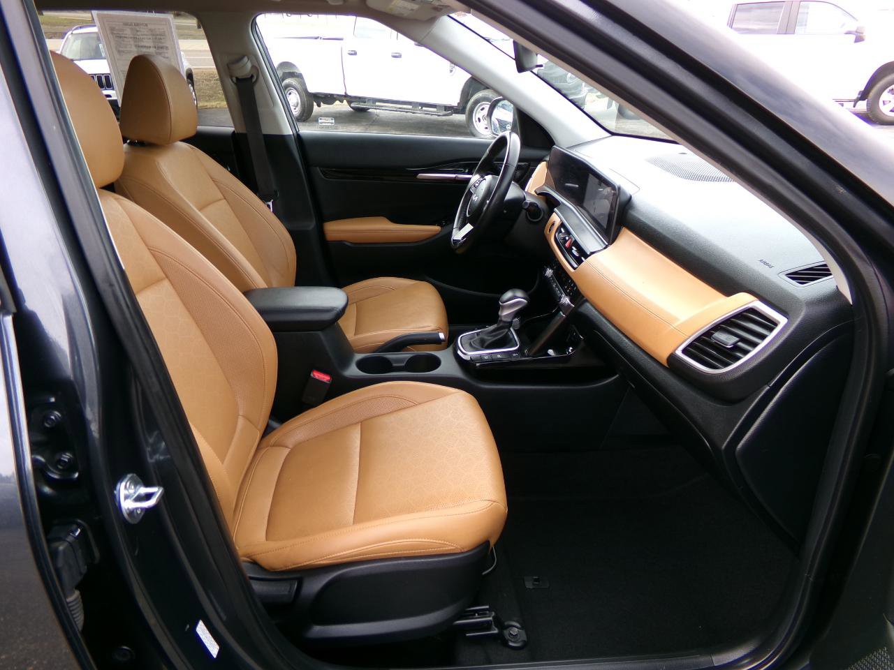 Used 2024 Kia Seltos EX image 36