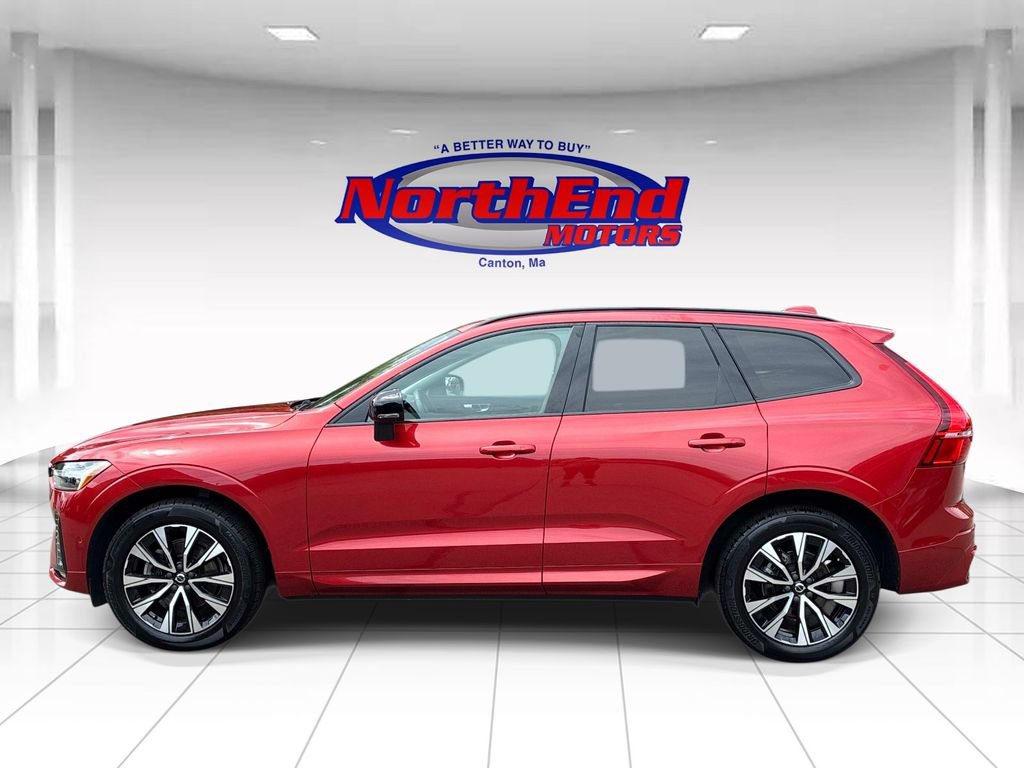 Used 2023 Volvo XC60 B5 Plus AWD/4WD image 4