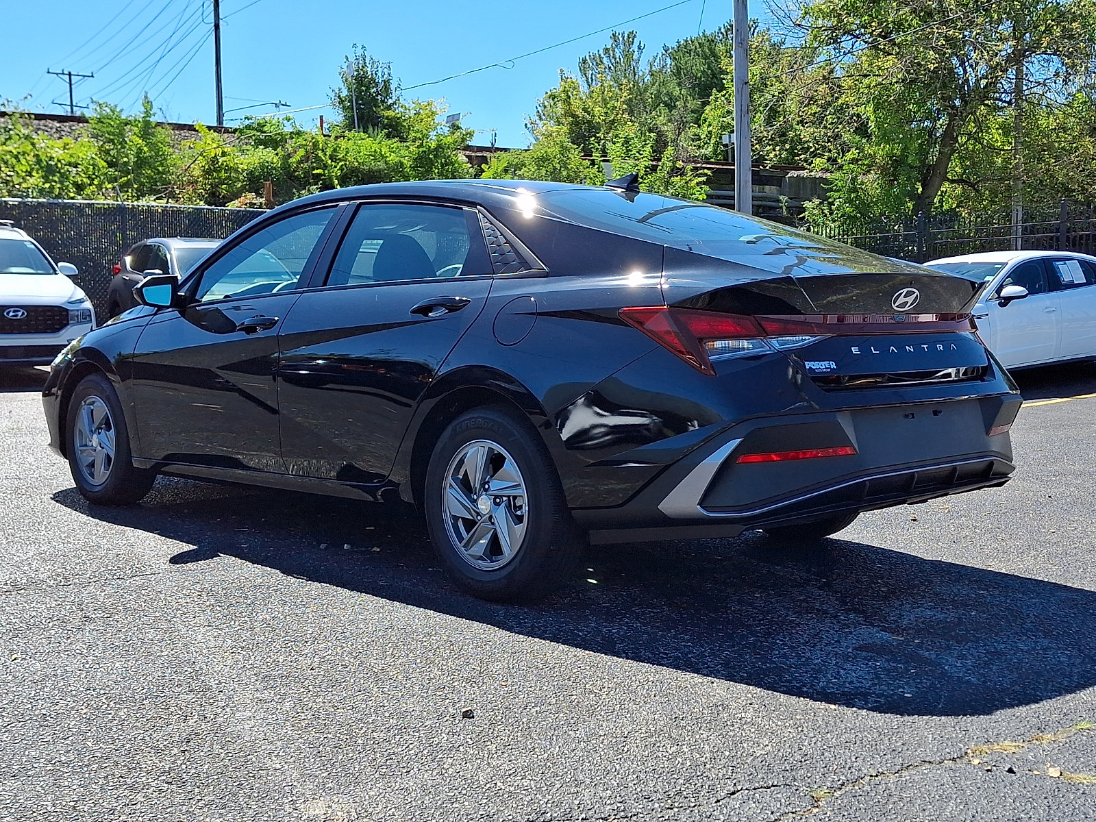 Certified 2026 Hyundai Elantra SE FWD image 4