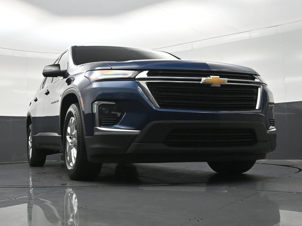 Used 2023 Chevrolet Traverse LS FWD image 30