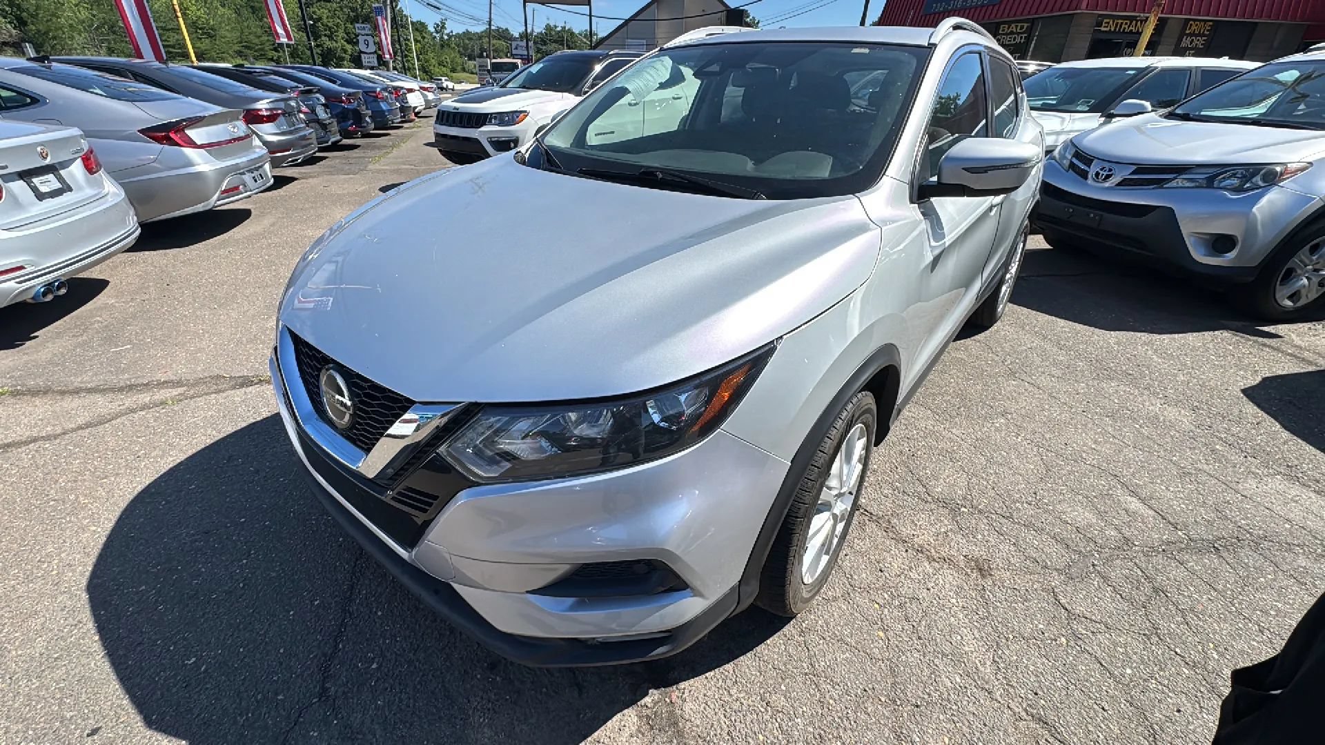 Used 2022 Nissan Rogue Sport SV AWD/4WD image 1