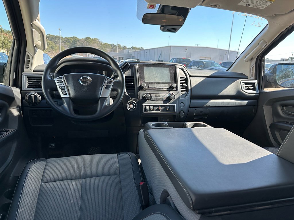 Used 2021 Nissan Titan S image 10