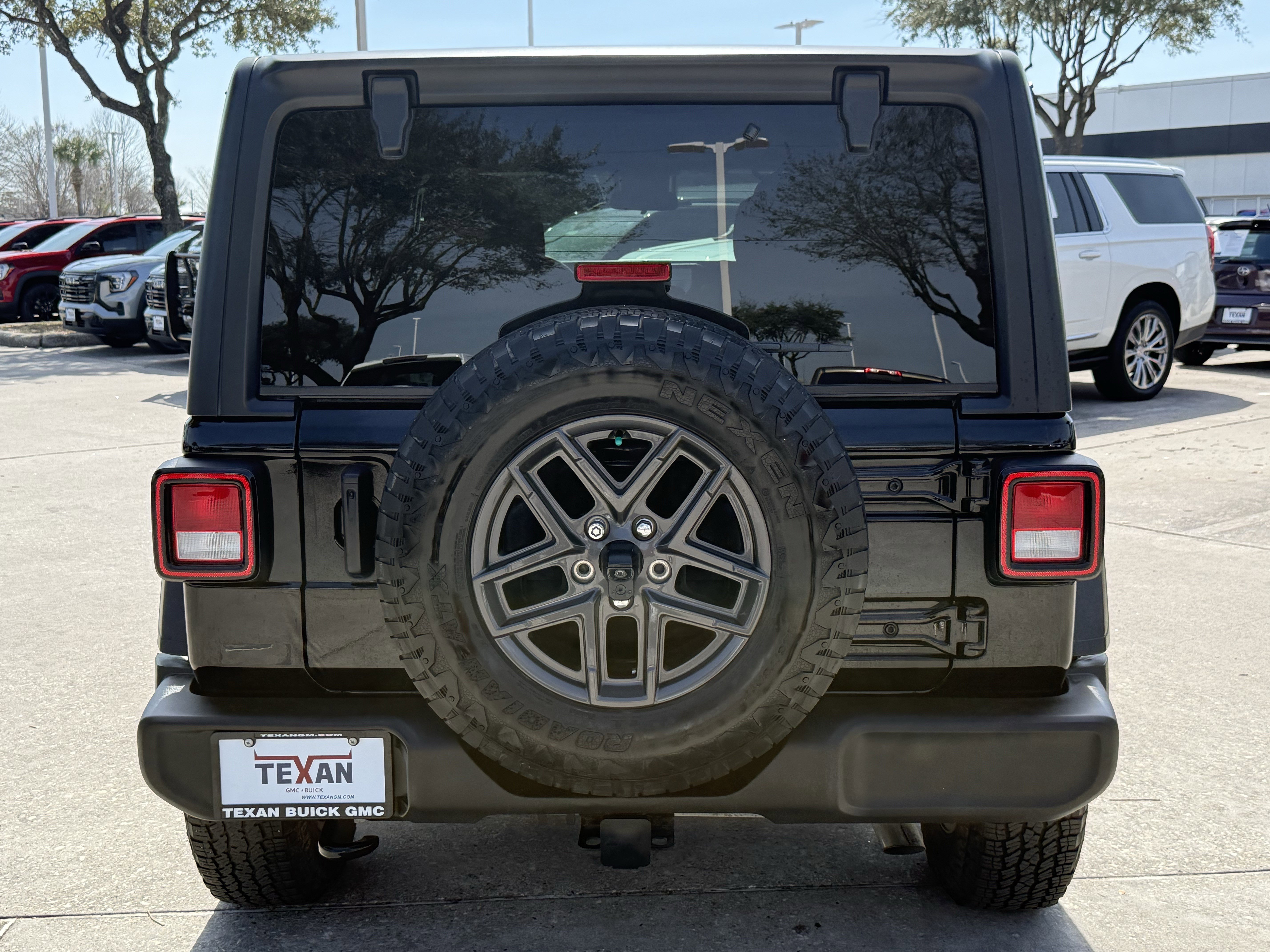 Used 2024 Jeep Wrangler Sport S image 6