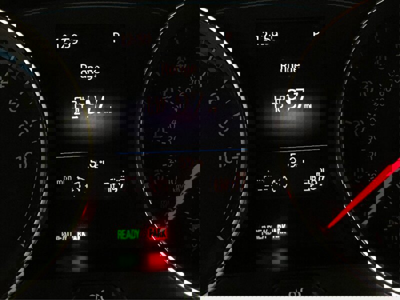 Used 2017 Volkswagen e-Golf SE w/ DC Fast Charging Package image 27