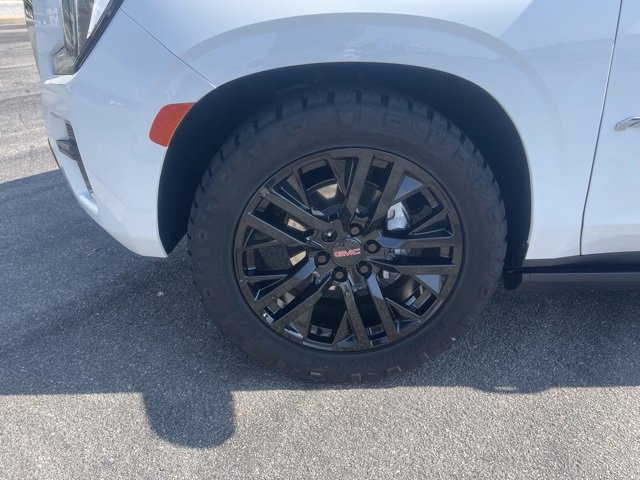 Used 2023 GMC Yukon AT4 w/ AT4 Premium Plus Package image 10