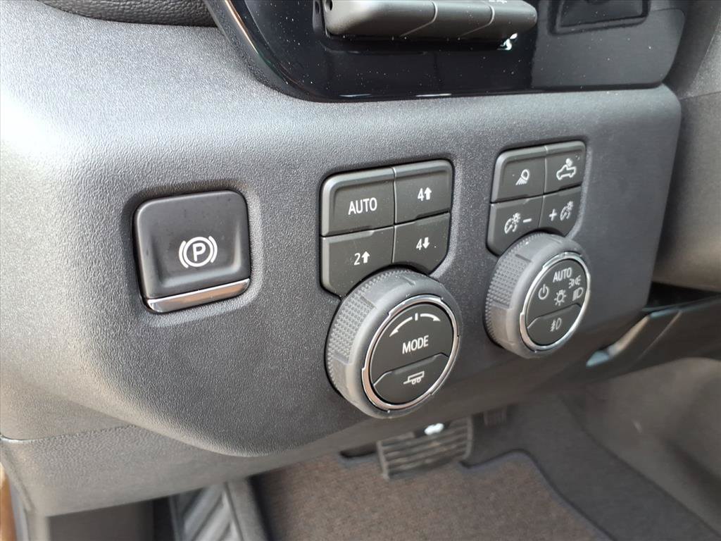 New 2026 Chevrolet Silverado 2500 High Country w/ High Country Premium Package AWD/4WD image 16