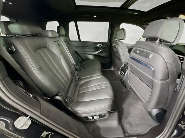 Used 2024 BMW ALPINA XB7 image 30