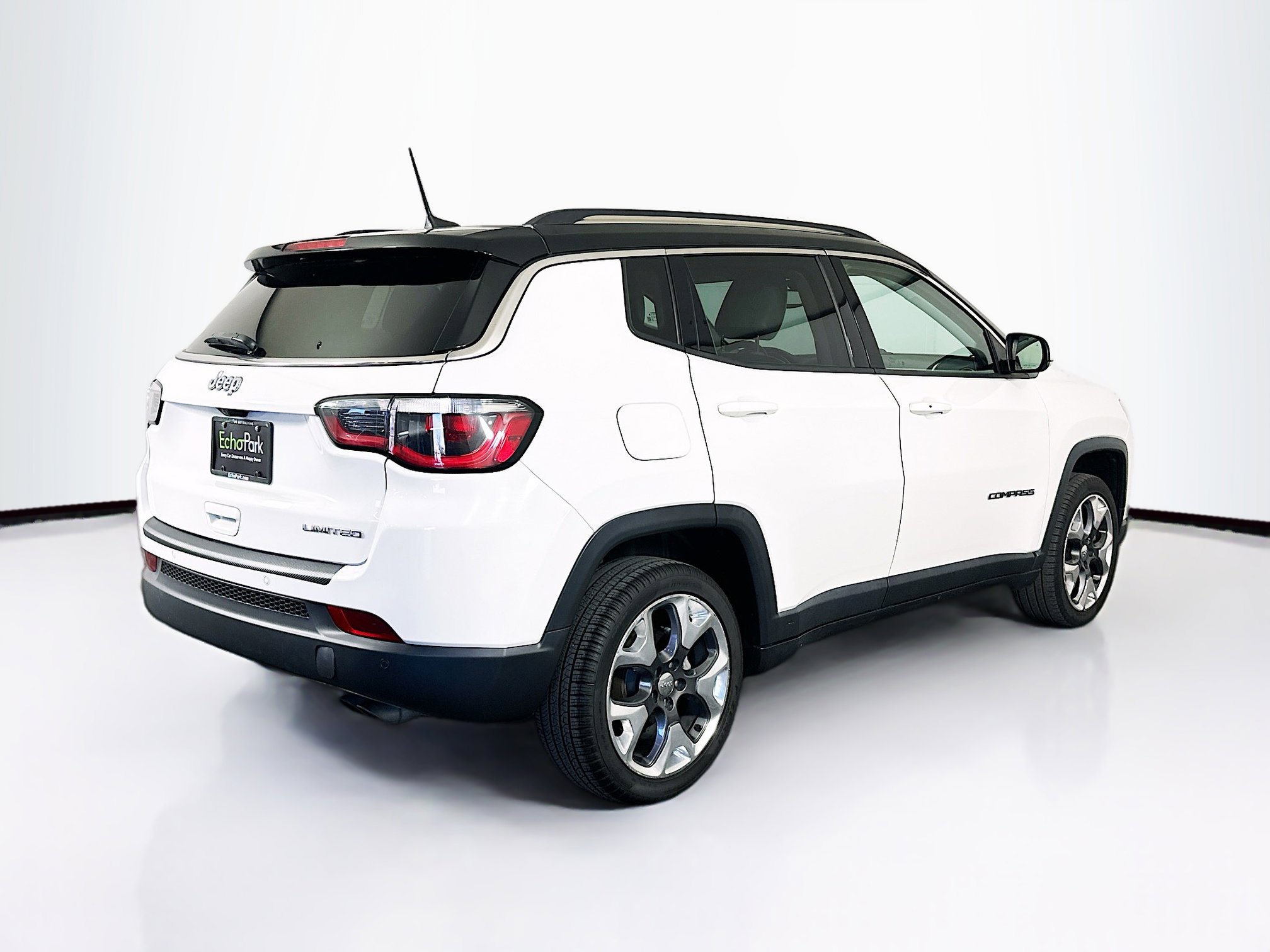 Used 2018 Jeep Compass Limited w/ Navigation Group FWD image 9