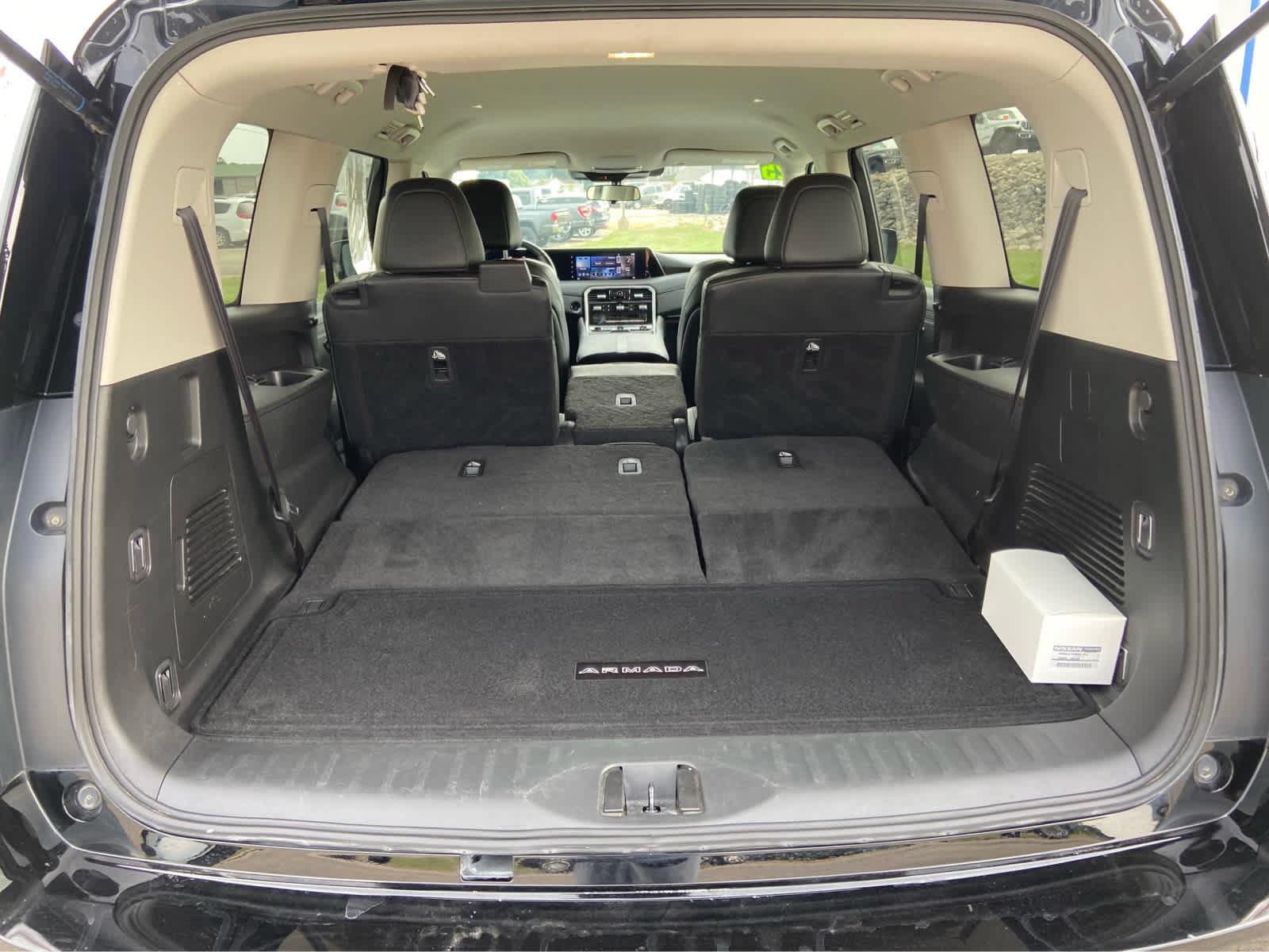 Used 2025 Nissan Armada SV AWD/4WD image 6