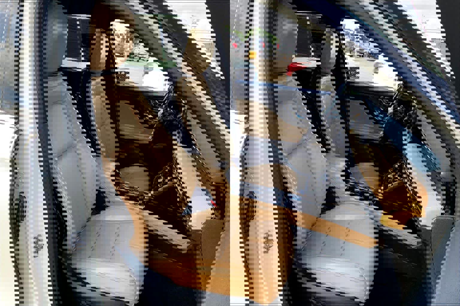 Used 2020 Lincoln Corsair Reserve image 9