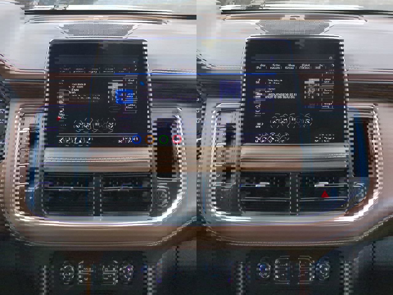 Used 2021 Chevrolet Suburban High Country w/ Premium Package image 18