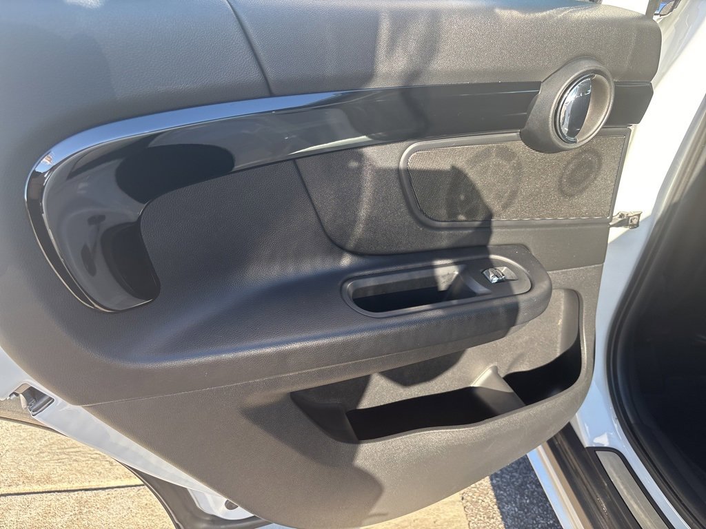 Used 2019 MINI Cooper Countryman w/ Premium Package image 17