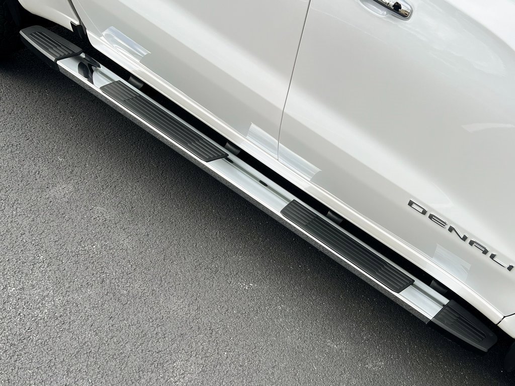 Used 2025 GMC Sierra 1500 Denali image 17