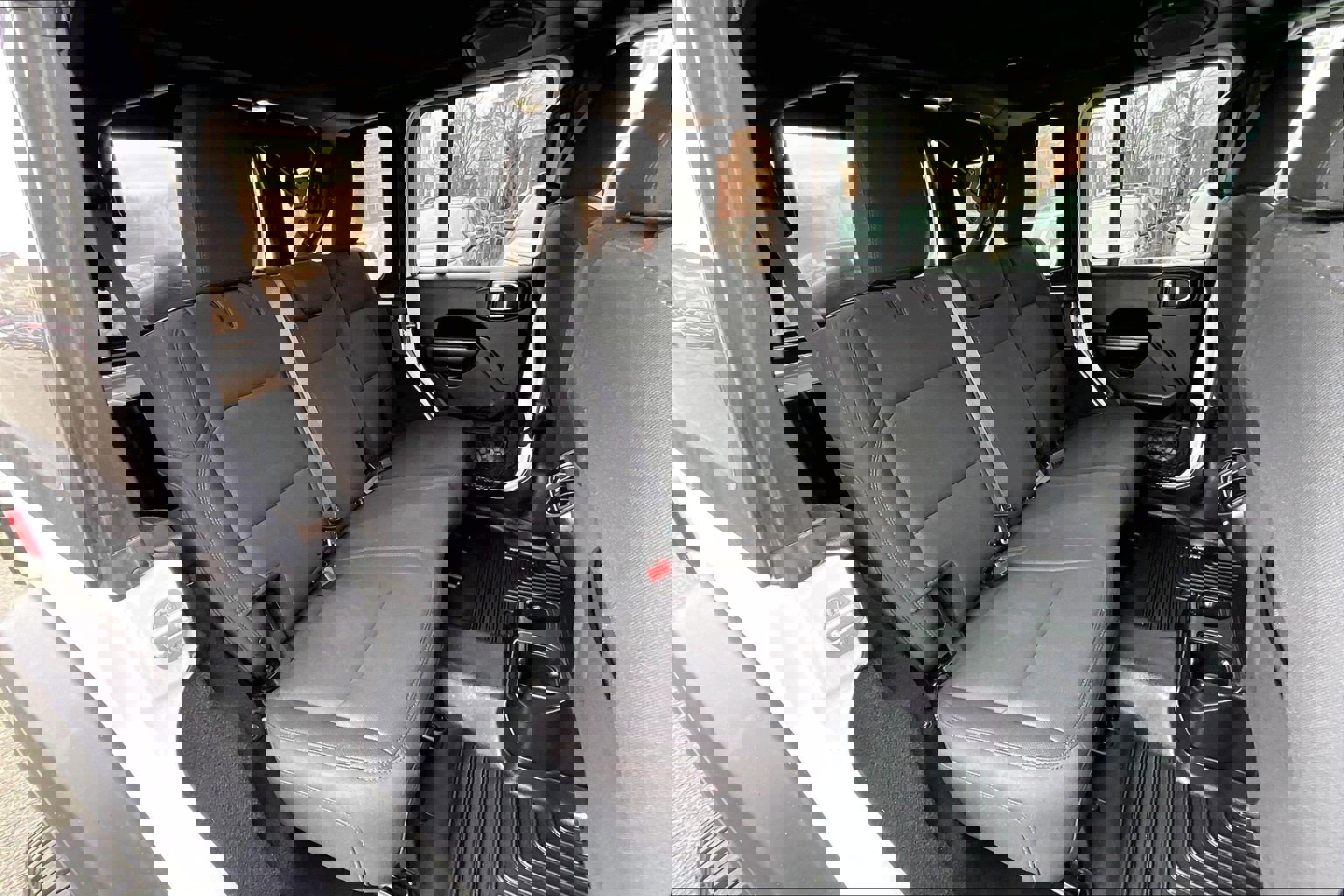 Used 2018 Jeep Wrangler Unlimited Sport S image 24