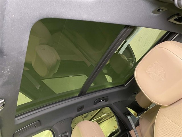 Used 2022 Porsche Cayenne Platinum Edition w/ Premium Package Plus image 18