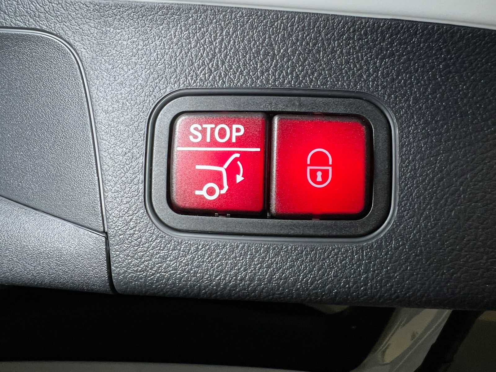 Certified 2025 Mercedes-Benz GLA 250 4MATIC image 16