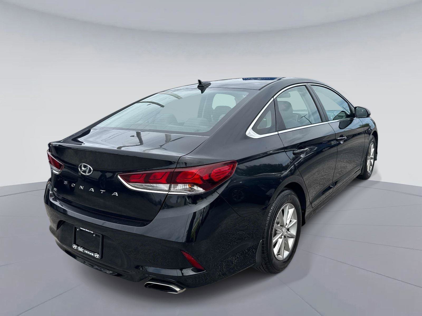 Used 2019 Hyundai Sonata SE FWD image 3