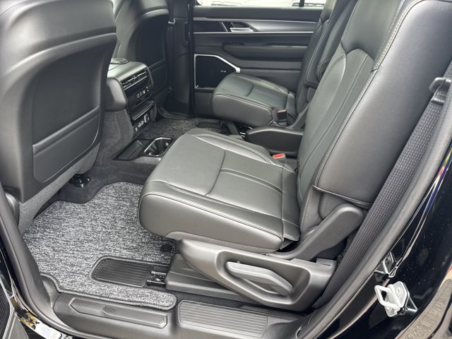 New 2026 Jeep Grand Wagoneer 4WD image 21