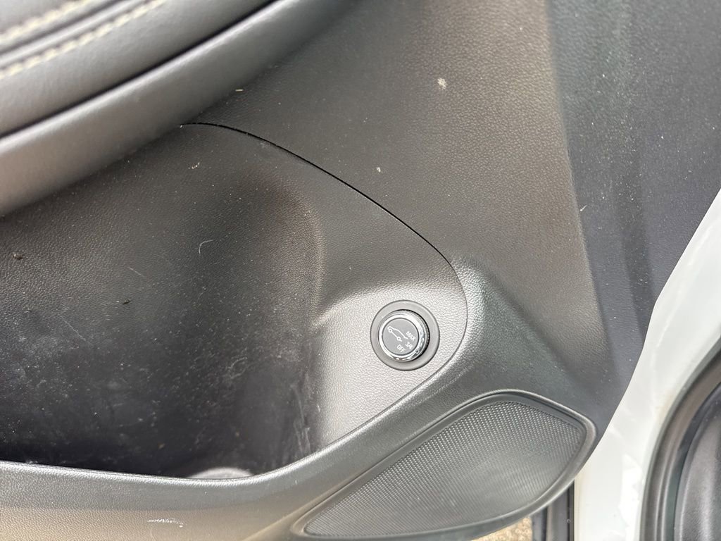 Certified 2020 Buick Encore GX Essence FWD image 14