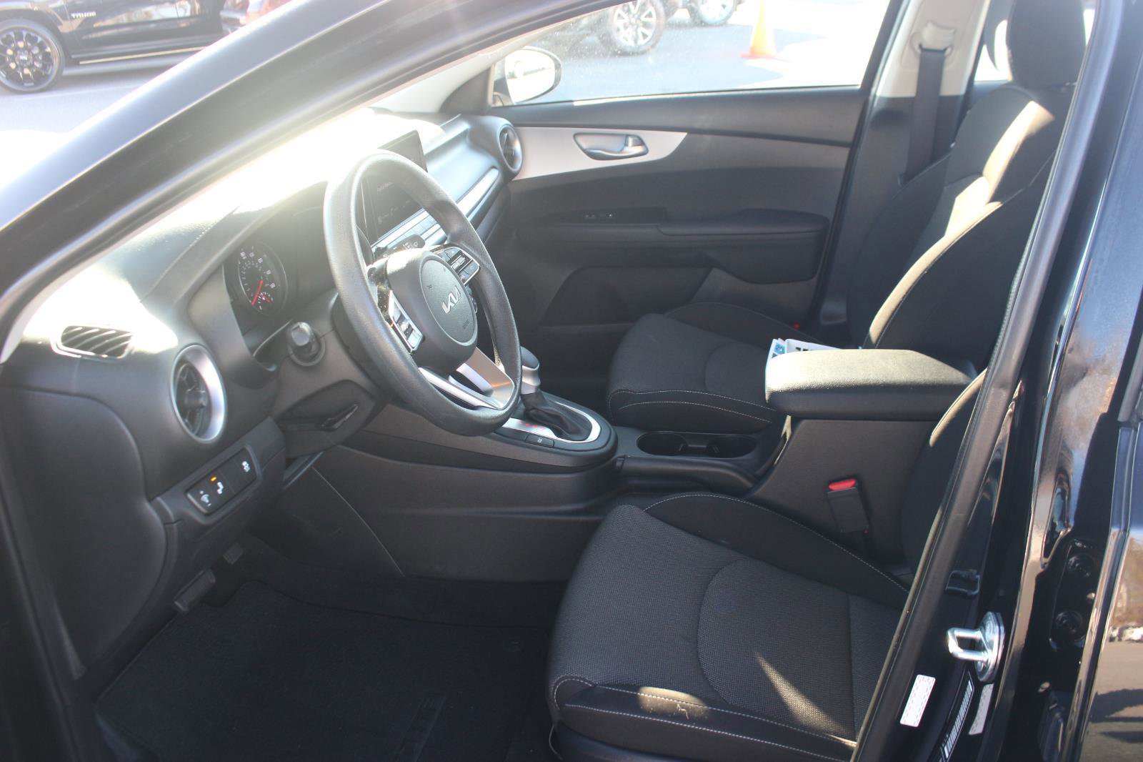 Used 2023 Kia Forte LXS w/ LXS Technology Package image 12