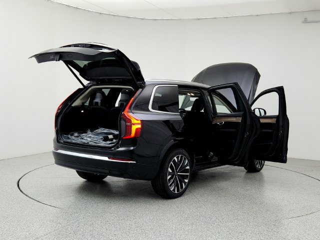 New 2026 Volvo XC90 B6 Plus w/ Protection Package AWD/4WD image 11