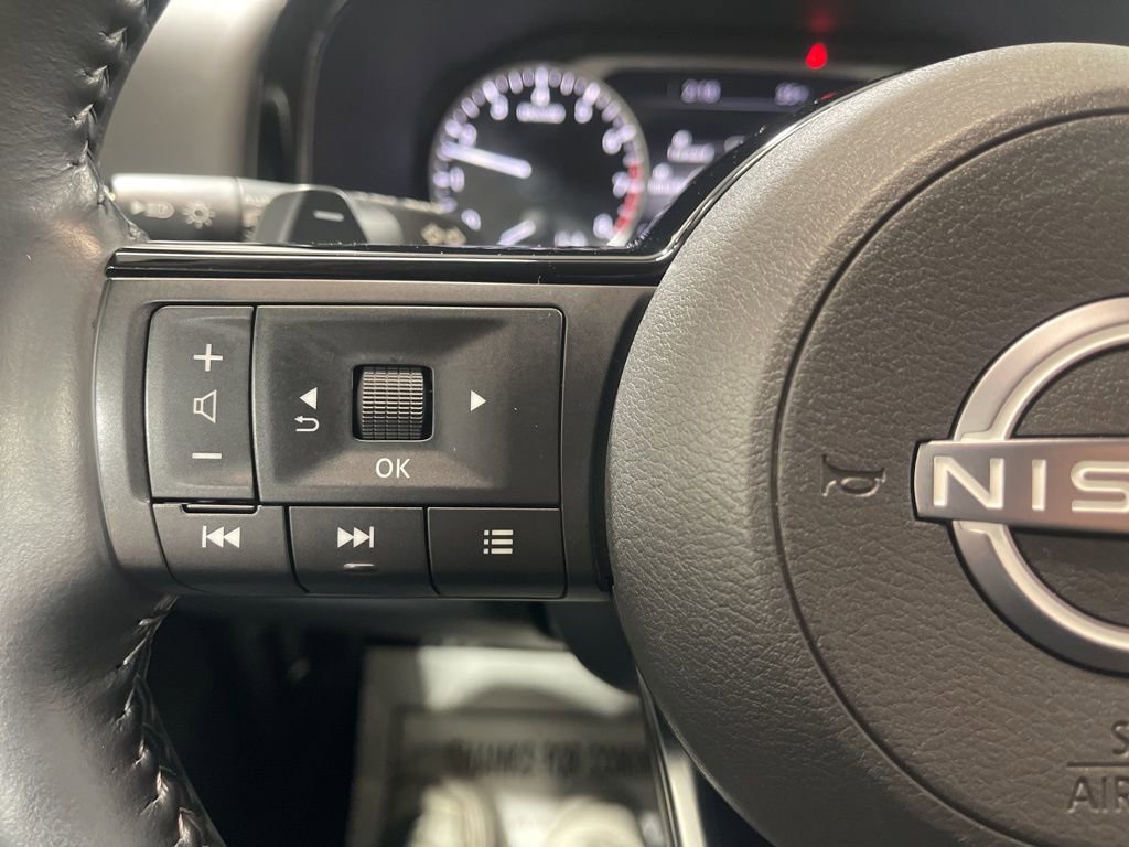 Used 2025 Nissan Pathfinder SL image 22