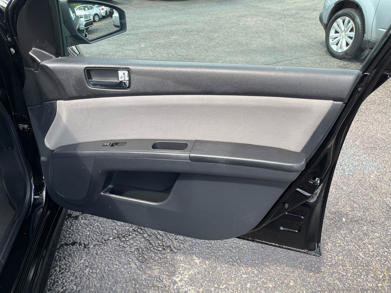 Used 2012 Nissan Sentra 2.0 SR w/ Moonroof Pkg FWD image 28