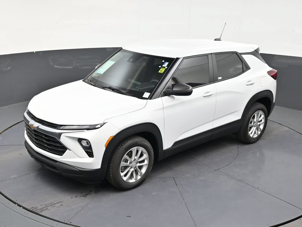 Used 2025 Chevrolet TrailBlazer LS FWD image 12
