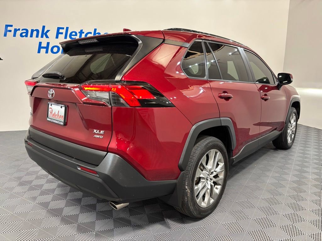 Used 2021 Toyota RAV4 XLE Premium AWD/4WD image 5