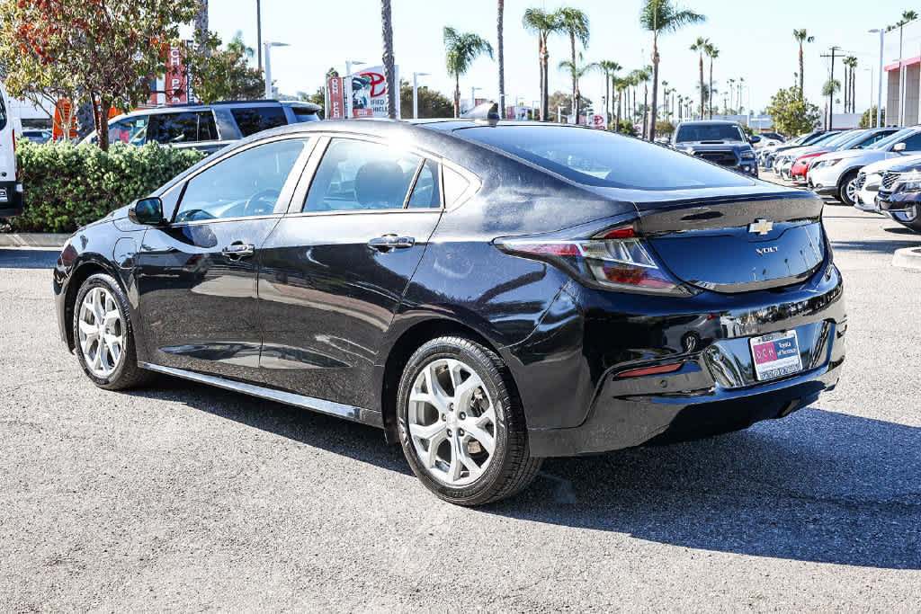 Used 2018 Chevrolet Volt Premier w/ Driver Confidence Package FWD image 6