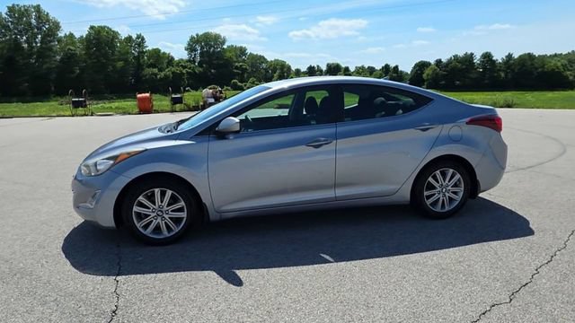 Used 2015 Hyundai Elantra SE w/ Option Group 03 FWD image 4