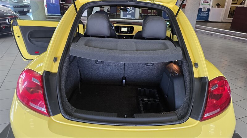 Used 2012 Volkswagen Beetle 2.5 FWD image 25