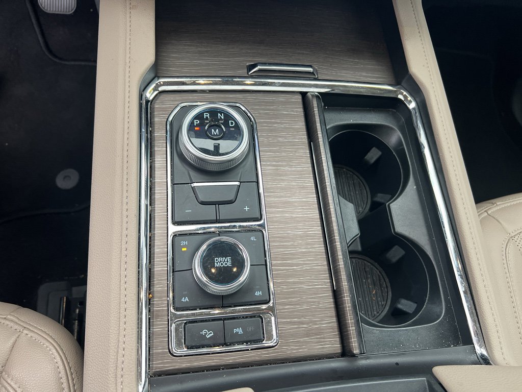 Used 2023 Ford Expedition Limited image 9