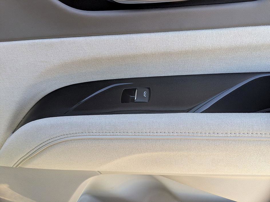 Used 2023 Cadillac Escalade Sport Platinum w/ LPO, ONYX Package image 41