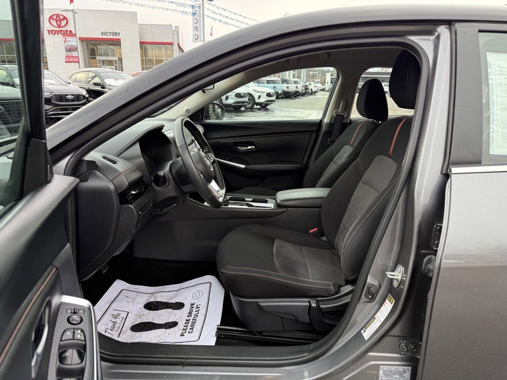 Used 2023 Nissan Sentra SR w/ Midnight Edition Package image 14