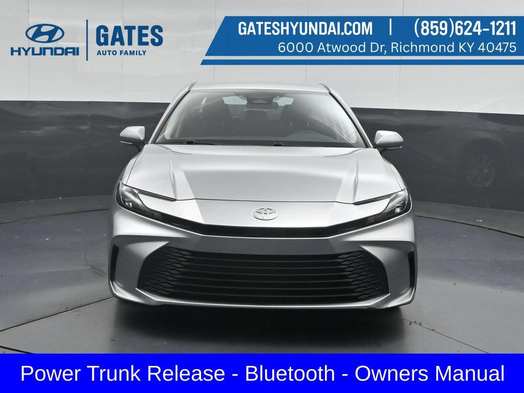 Used 2025 Toyota Camry LE FWD image 5