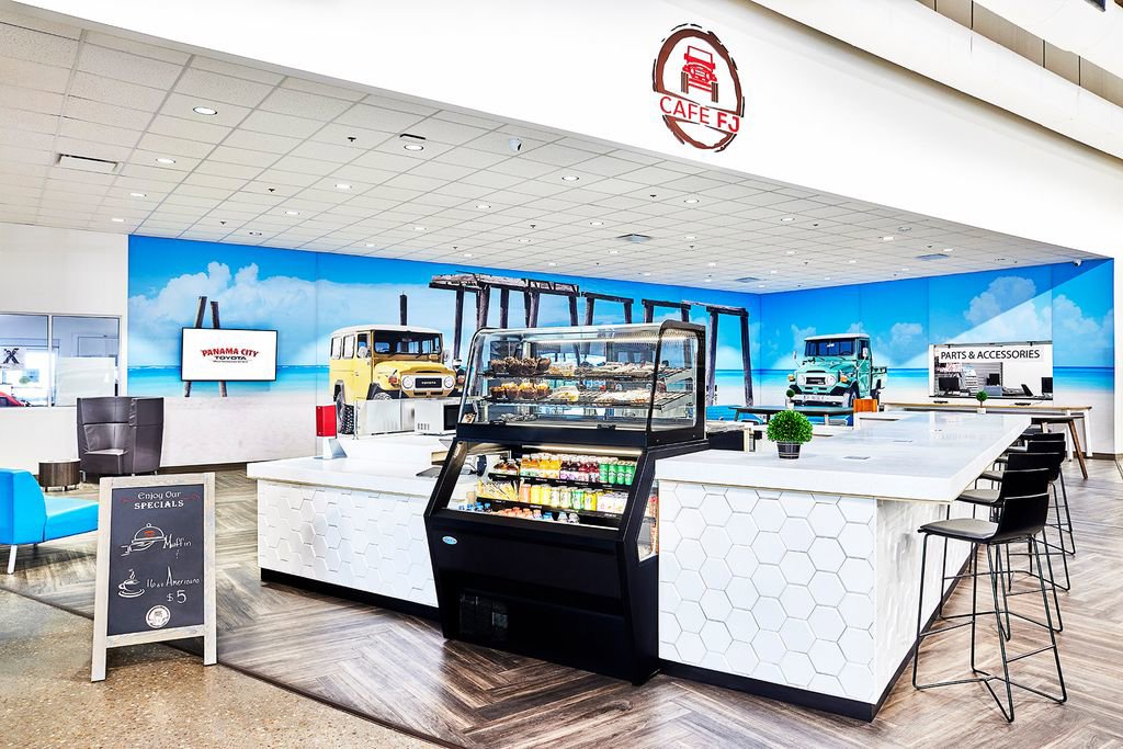 Used 2018 Dodge Grand Caravan SXT w/ Driver Convenience Group image 14